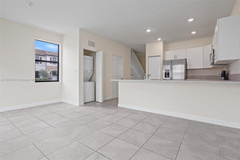 Casa en venta en Hialeah, Florida, 3 dormitorios, 131.18 m2 № 1779240 - foto 28