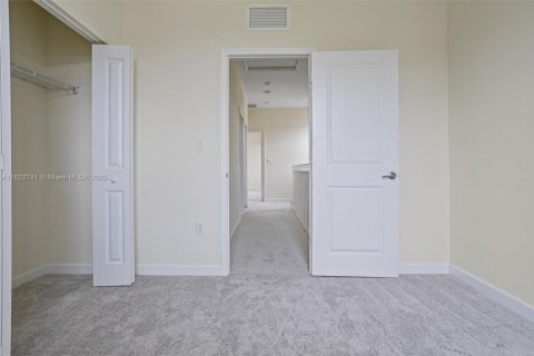 Casa en venta en Hialeah, Florida, 3 dormitorios, 131.18 m2 № 1779240 - foto 27