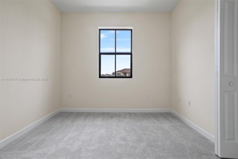 Casa en venta en Hialeah, Florida, 3 dormitorios, 131.18 m2 № 1779240 - foto 25