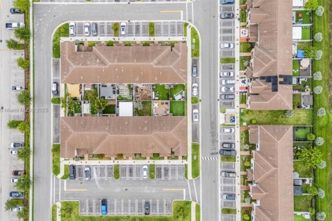 Casa en venta en Hialeah, Florida, 3 dormitorios, 131.18 m2 № 1779240 - foto 30