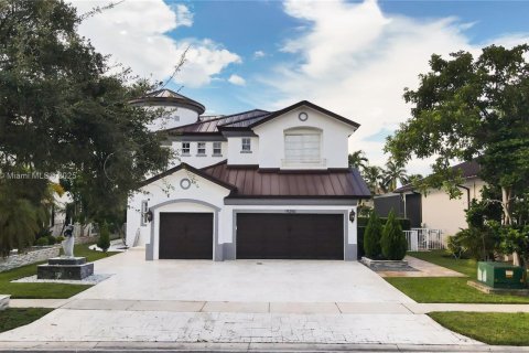 Villa ou maison à louer à Miramar, Floride: 4 chambres, 275.27 m2 № 1969952 - photo 2