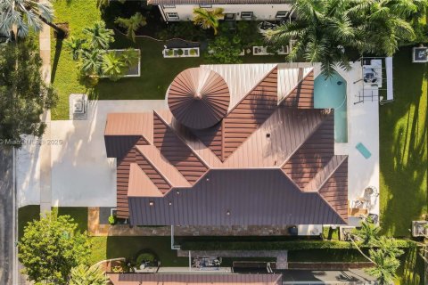 Villa ou maison à louer à Miramar, Floride: 4 chambres, 275.27 m2 № 1969952 - photo 8