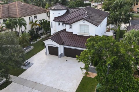 Villa ou maison à louer à Miramar, Floride: 4 chambres, 275.27 m2 № 1969952 - photo 1