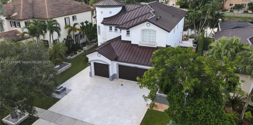 Villa ou maison à Miramar, Floride 4 chambres, 275.27 m2 № 1969952