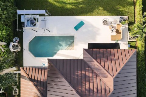 Villa ou maison à louer à Miramar, Floride: 4 chambres, 275.27 m2 № 1969952 - photo 13