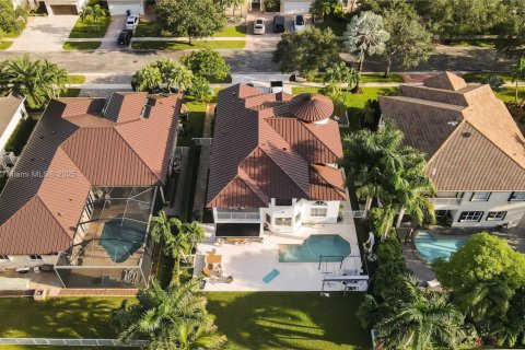Villa ou maison à louer à Miramar, Floride: 4 chambres, 275.27 m2 № 1969952 - photo 10