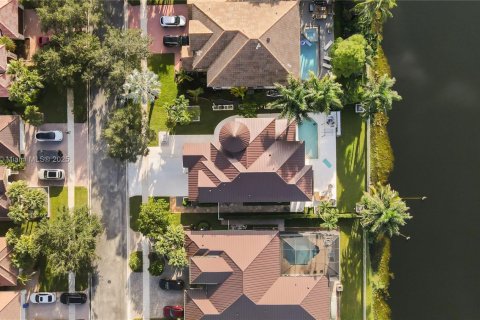 Villa ou maison à louer à Miramar, Floride: 4 chambres, 275.27 m2 № 1969952 - photo 7