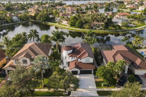 Villa ou maison à louer à Miramar, Floride: 4 chambres, 275.27 m2 № 1969952 - photo 5