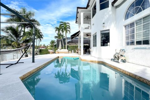 Villa ou maison à louer à Miramar, Floride: 4 chambres, 275.27 m2 № 1969952 - photo 17
