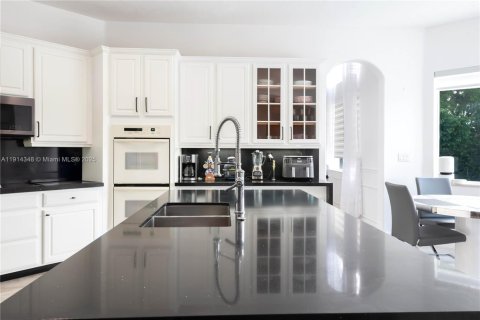 Villa ou maison à louer à Miramar, Floride: 4 chambres, 275.27 m2 № 1969952 - photo 23