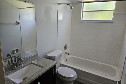 Купить кондоминиум в Киссимми, Флорида 6 комнат, 119.57м2, № 1734279 - фото 11