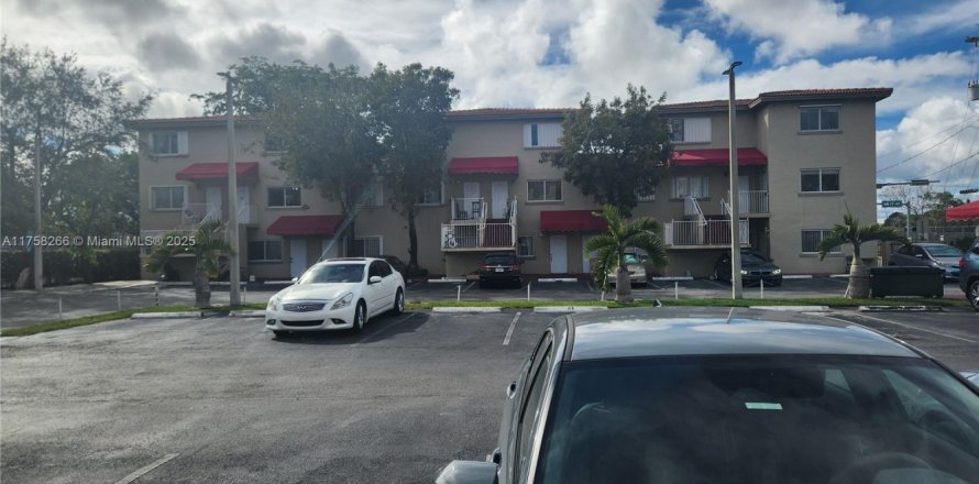 Touwnhouse à Miami, Floride 2 chambres, 95.13 m2 № 1696162