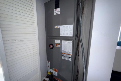 Купить виллу или дом в Майами-Гарденс, Флорида 3 спальни, 190.82м2, № 2026822 - фото 23