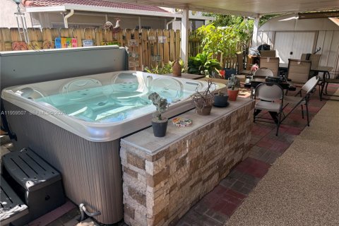 Купить виллу или дом в Майами-Гарденс, Флорида 3 спальни, 190.82м2, № 2026822 - фото 18