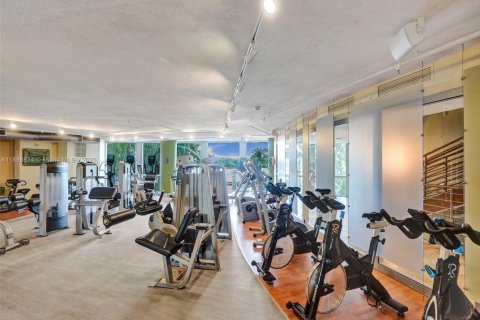 Condo in Sunrise, Florida, 2 bedrooms  № 1941030 - photo 4