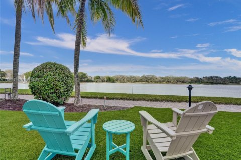 Condo in Sunrise, Florida, 2 bedrooms  № 1941030 - photo 24
