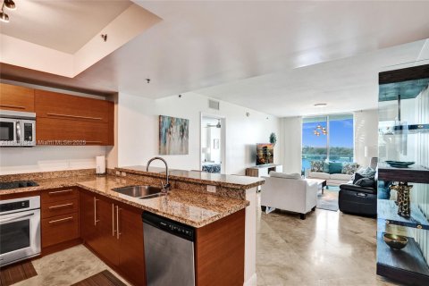 Condo in Sunrise, Florida, 2 bedrooms  № 1941030 - photo 7