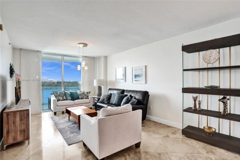 Condo in Sunrise, Florida, 2 bedrooms  № 1941030 - photo 14
