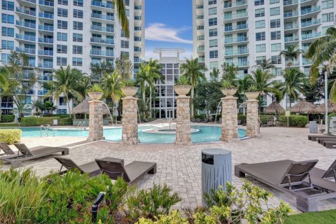 Condo in Sunrise, Florida, 2 bedrooms  № 1941030 - photo 5