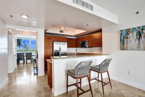 Condo in Sunrise, Florida, 2 bedrooms  № 1941030 - photo 9