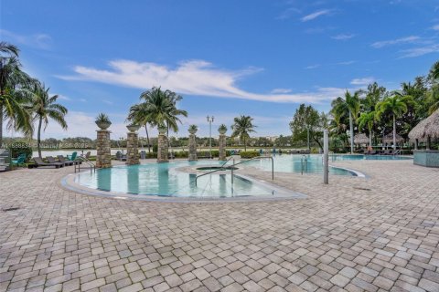 Condo in Sunrise, Florida, 2 bedrooms  № 1941030 - photo 22