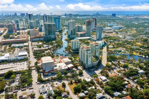 Casa en venta en Fort Lauderdale, Florida, 2 dormitorios, 94.11 m2 № 2268030 - foto 9