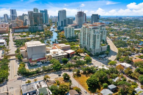 Casa en venta en Fort Lauderdale, Florida, 2 dormitorios, 94.11 m2 № 2268030 - foto 11