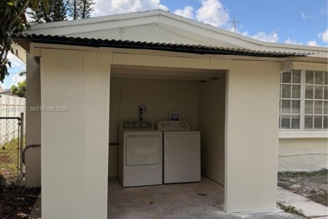 Снять в аренду виллу или дом в Мирамар, Флорида 2 спальни, 172.43м2, № 2066832 - фото 12