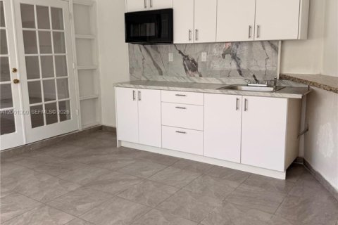 Снять в аренду виллу или дом в Мирамар, Флорида 2 спальни, 172.43м2, № 2066832 - фото 3