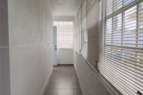 Снять в аренду виллу или дом в Мирамар, Флорида 2 спальни, 172.43м2, № 2066832 - фото 2