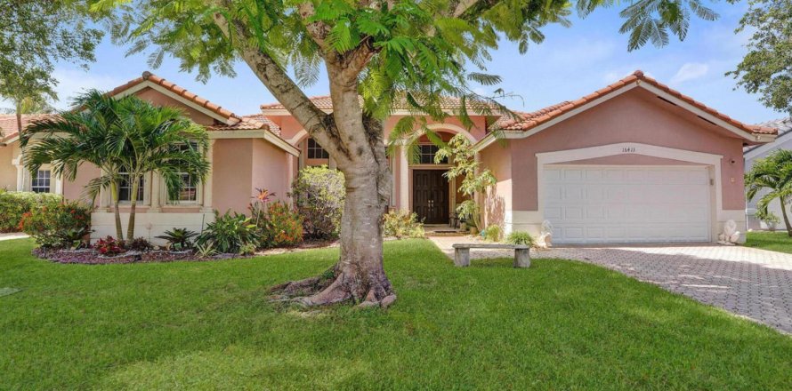 Casa en Pembroke Pines, Florida 3 dormitorios, 211.91 m2 № 2179505
