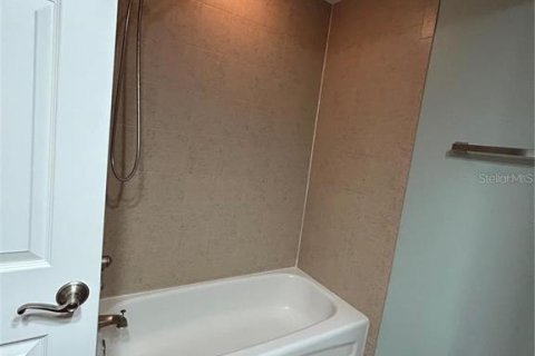 Condominio en alquiler en Dunedin, Florida, 1 dormitorio, 75.99 m2 № 1893964 - foto 9