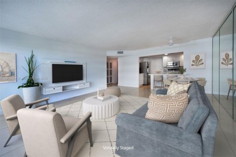 Condo in Fort Lauderdale, Florida, 1 bedroom  № 1967103 - photo 2