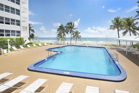 Condo in Fort Lauderdale, Florida, 1 bedroom  № 1967103 - photo 25