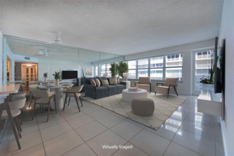 Condo in Fort Lauderdale, Florida, 1 bedroom  № 1967103 - photo 4