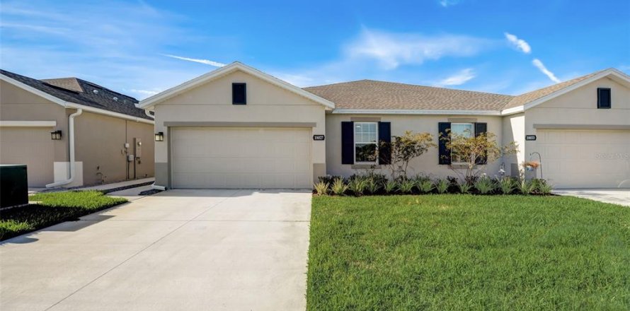 House in Land O' Lakes, Florida 3 bedrooms, 142.33 sq.m. № 1449972