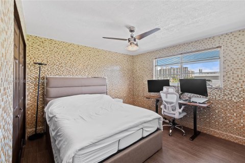 Copropriété à vendre à North Miami Beach, Floride: 2 chambres, 103.31 m2 № 2046902 - photo 13