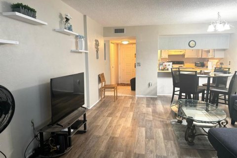 Condominio en venta en Ormond Beach, Florida, 1 dormitorio, 77.76 m2 № 2213283 - foto 16