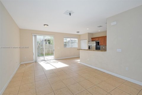 Adosado en alquiler en Miami, Florida, 3 dormitorios, 168.34 m2 № 1928275 - foto 11