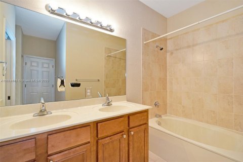 Adosado en alquiler en Miami, Florida, 3 dormitorios, 168.34 m2 № 1928275 - foto 20