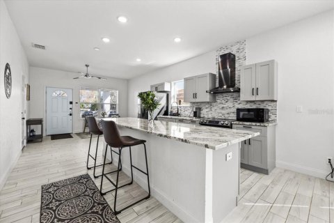 Casa en venta en Saint Petersburg, Florida, 3 dormitorios, 123.56 m2 № 1567564 - foto 7