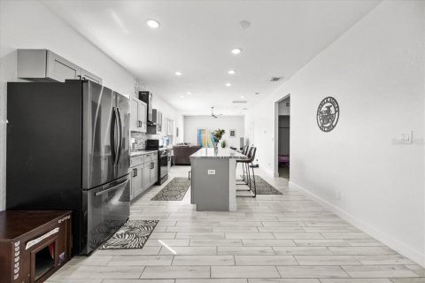 Casa en venta en Saint Petersburg, Florida, 3 dormitorios, 123.56 m2 № 1567564 - foto 4