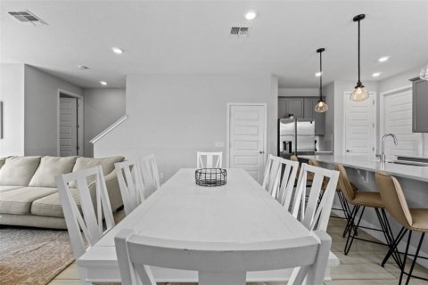 Townhouse in Four Corners, Florida 3 bedrooms, 154.12 sq.m. № 1902408 - photo 17