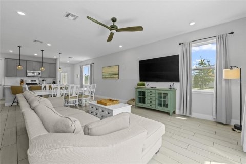 Townhouse in Four Corners, Florida 3 bedrooms, 154.12 sq.m. № 1902408 - photo 22