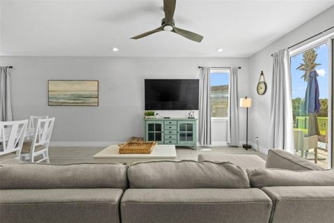Townhouse in Four Corners, Florida 3 bedrooms, 154.12 sq.m. № 1902408 - photo 21