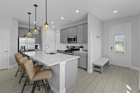 Townhouse in Four Corners, Florida 3 bedrooms, 154.12 sq.m. № 1902408 - photo 10