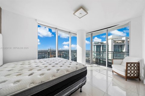 Condominio en alquiler en Miami, Florida, 2 dormitorios, 129.04 m2 № 2058807 - foto 7