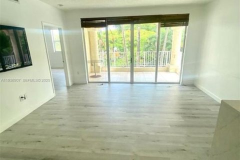Купить кондоминиум в Майами, Флорида 2 спальни, 81.75м2, № 2053384 - фото 13