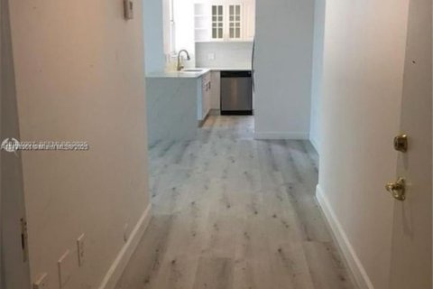 Кондоминиум с 2 спальнями в Майами, Флорида № 2053384