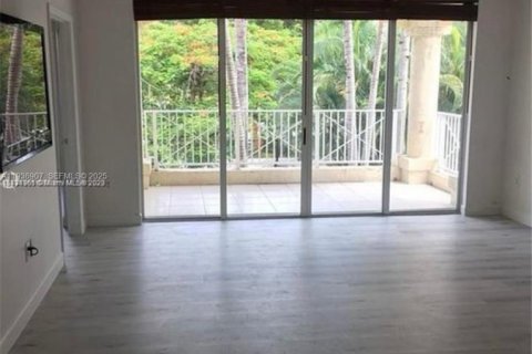 Купить кондоминиум в Майами, Флорида 2 спальни, 81.75м2, № 2053384 - фото 4